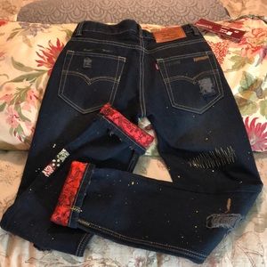 XUNCHAO Jeans sz 28 Destructed Satin Cuffs Embroid